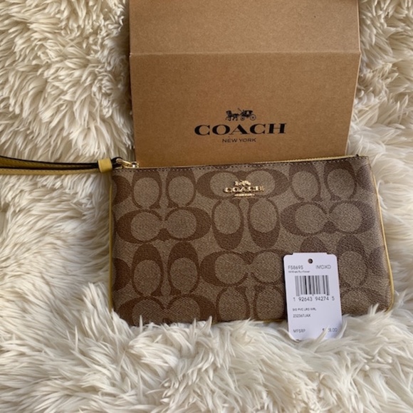 COPY - 💝Host Pick❤️🌸COACH Large Wristlet In Signature Canvas - Picture 2 of 7